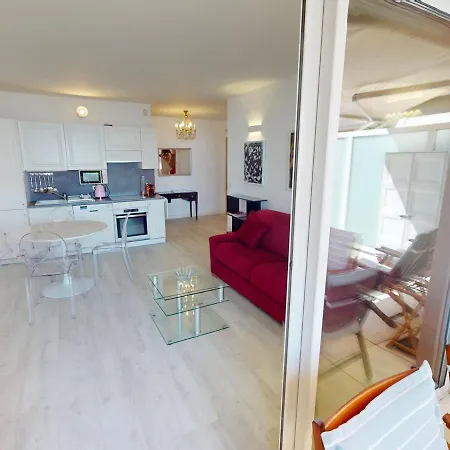 3 Pièces Climatisé Avec Terrasse, Garage Et Wifi à - Fr-1-196-342