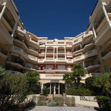 Apartment 3 Pieces Climatise Avec Terrasse, Garage Et Wifi A - Fr-1-196-342 Menton