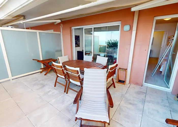 3 Pièces Climatisé Avec Terrasse, Garage Et Wifi à - Fr-1-196-342 Appartement