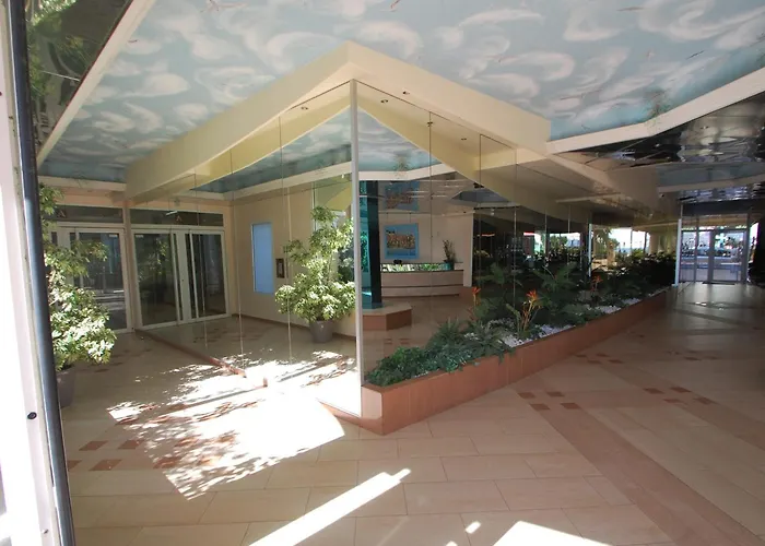 3 Pièces Climatisé Avec Terrasse, Garage Et Wifi à - Fr-1-196-342 Menton